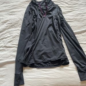 Dark grey athlete quarter zip size medium